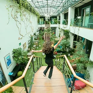 https://lisbon-destination-hostel.hotels-lisbon-portugal.com